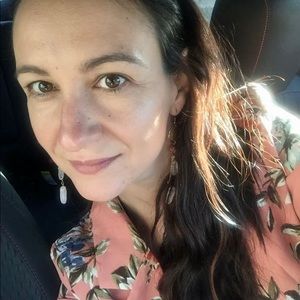 Meet your Posher, Emilie